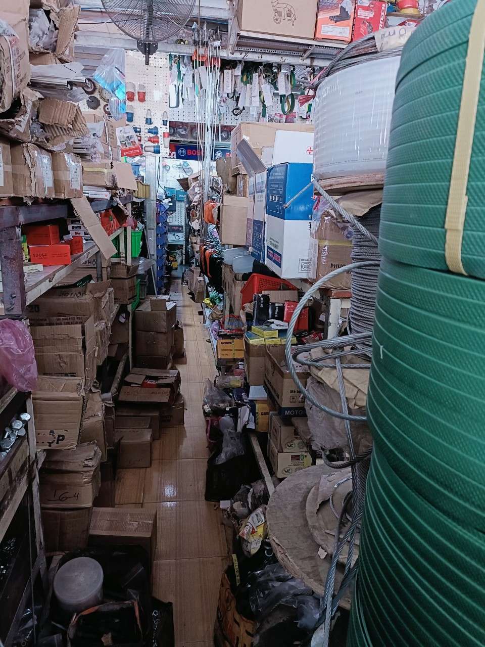 kệ trưng bày phụ kiện ngành gỗ